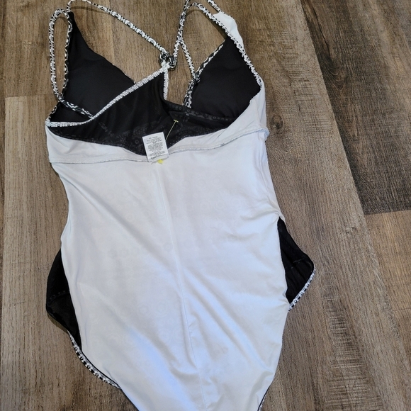 Anne Cole Black and White Patterned Kids One Piece Swimsuit - Picture 11 of 13